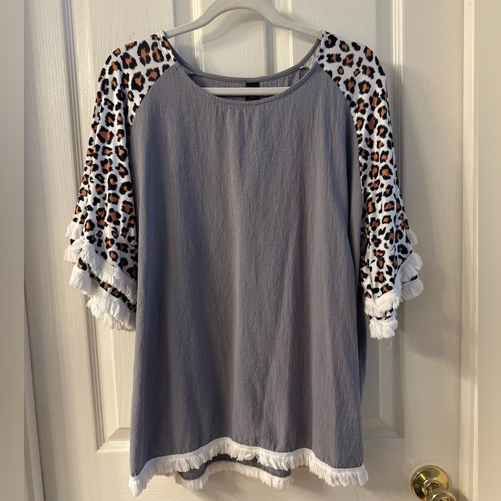 Emery Rose XXL Leopard Raglan Sleeve Blouse women’s